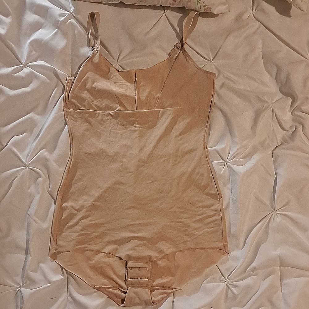 Compression shape wear